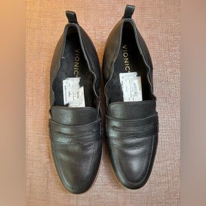 Vionic Women’s Cynthia II Lug Sole Loafers-Size: 9-Color: Black-Preowned, EUC